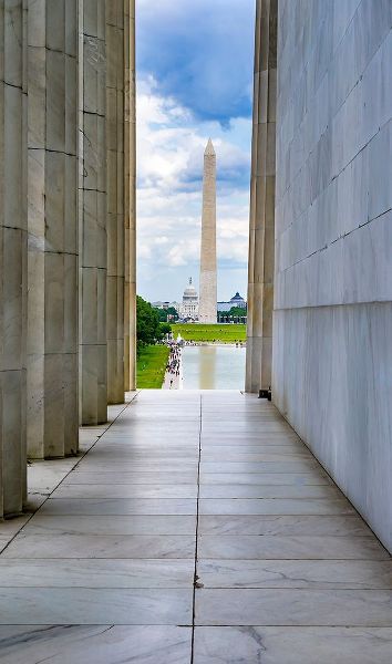 Perry, William 아티스트의 Washington Monument-Capitol Hill-Lincoln Memorial-Washington DC-Dedicated 1922작품입니다.